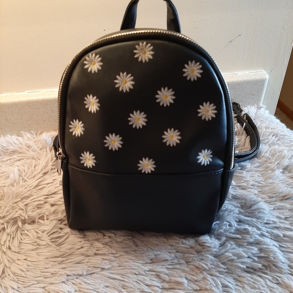 Black with Daisy's Backpack - Picture 4 of 13